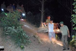 Bộ đội biên phòng Chi Ma chống buôn lậu. (Giải Ba Ảnh đơn - Giải ảnh báo chí Khoảnh Khắc Vàng 01)